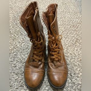 Combat boots